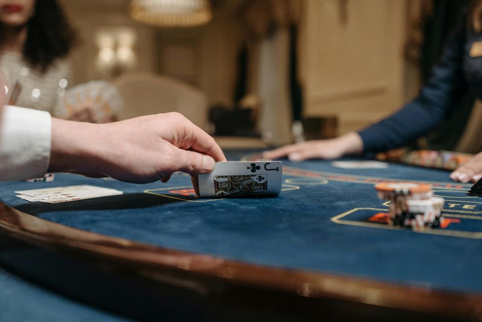 Live Casino Games vs RNG-Based Games: Understanding the Key Differences Live Casino Games vs RNG-Based Games: Understanding the Key Differences